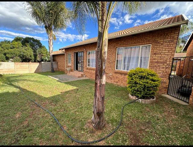 2 BEDROOM TOWNHOUSE FOR SALE IN NINAPARK